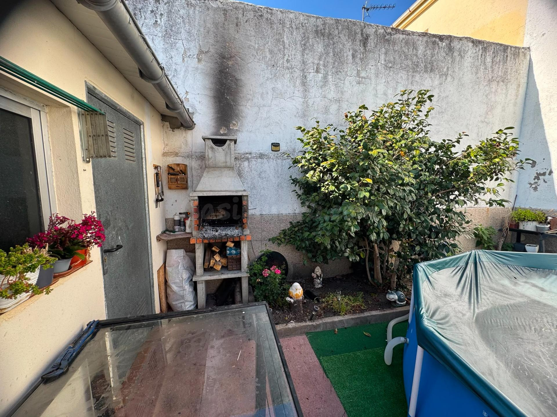 SE VENDE ADOSADO EN POSADA DEL BIERZO, MAS UNA FINCA URBANA  - foto 5