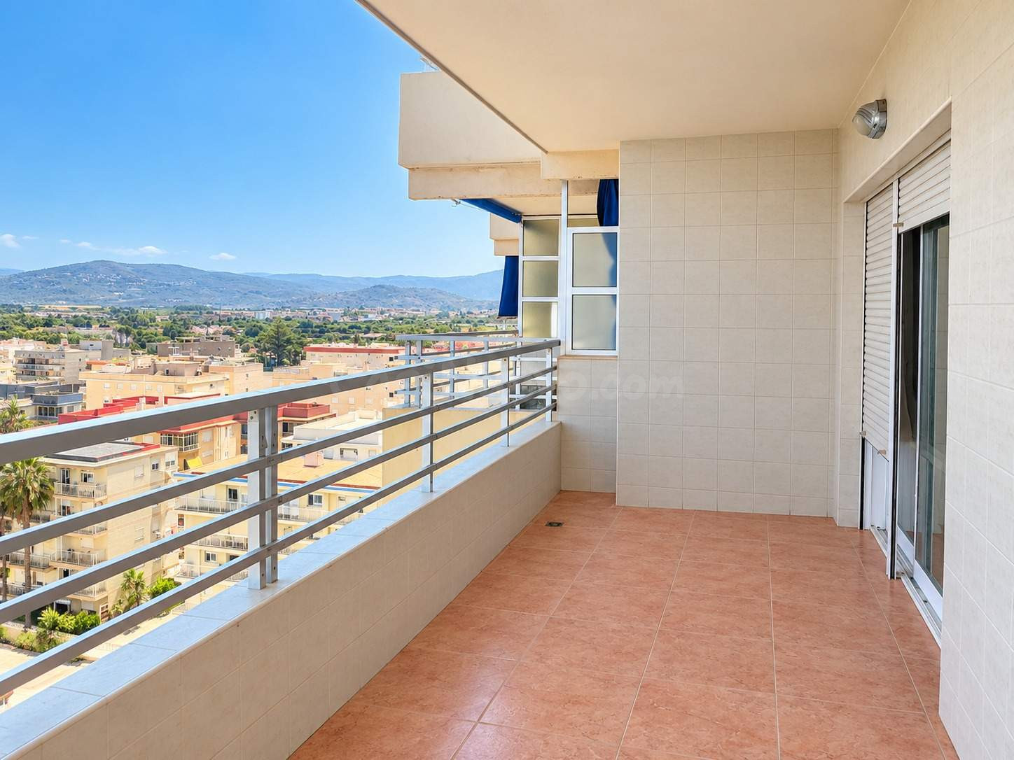 PISO EN VENTA EN PRIMERA LÍNEA DE PLAYA – BELLREGUARD