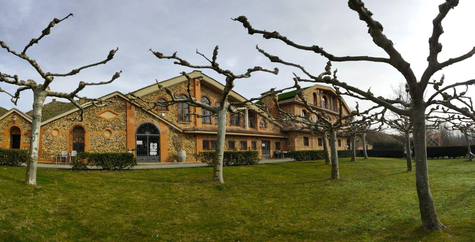 COMPLEJO HOTELERO EN VENTA EN VALDEVIMBRE