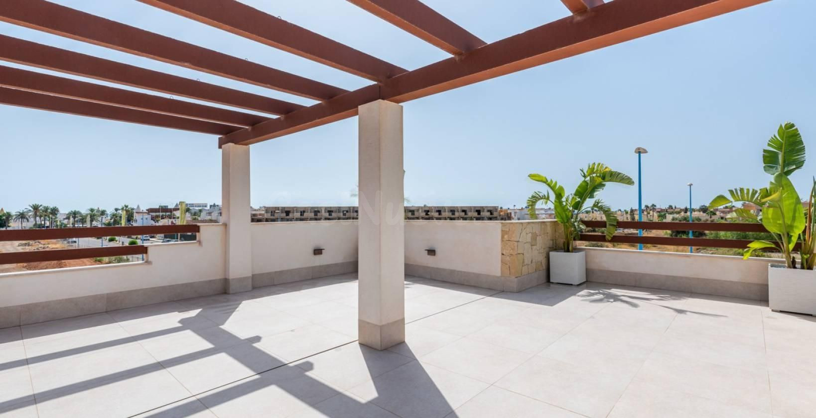 El chalet de 3 dormitorios  de tus sueños a 200 metros del mar.