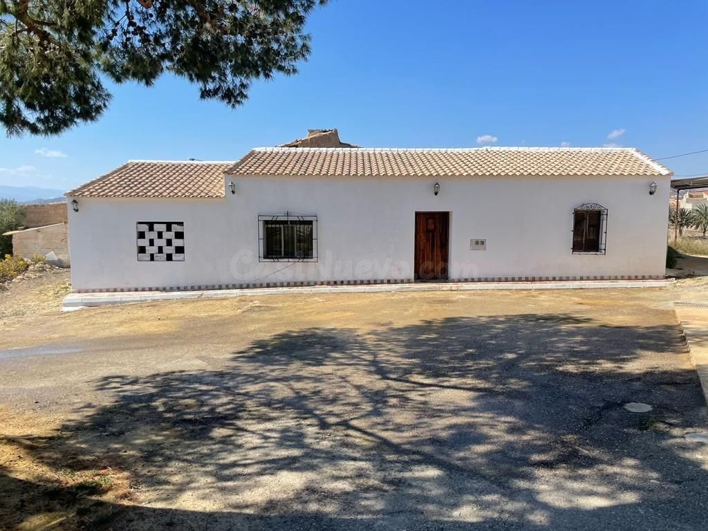Casa Rural 3 dormtiorios, Reformada en  Huercal Overa.