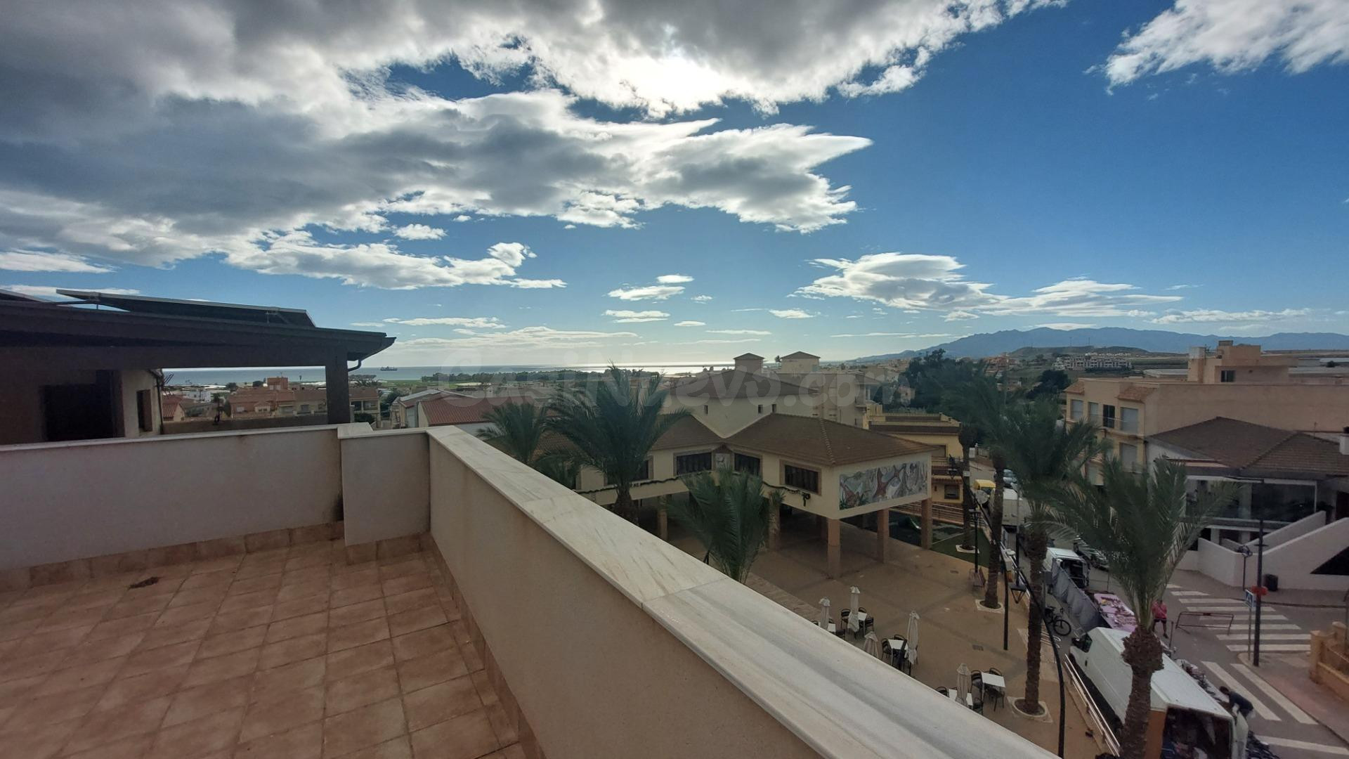 Piso de obra nueva de 3 dormitorios y 2 baños en Palomares.