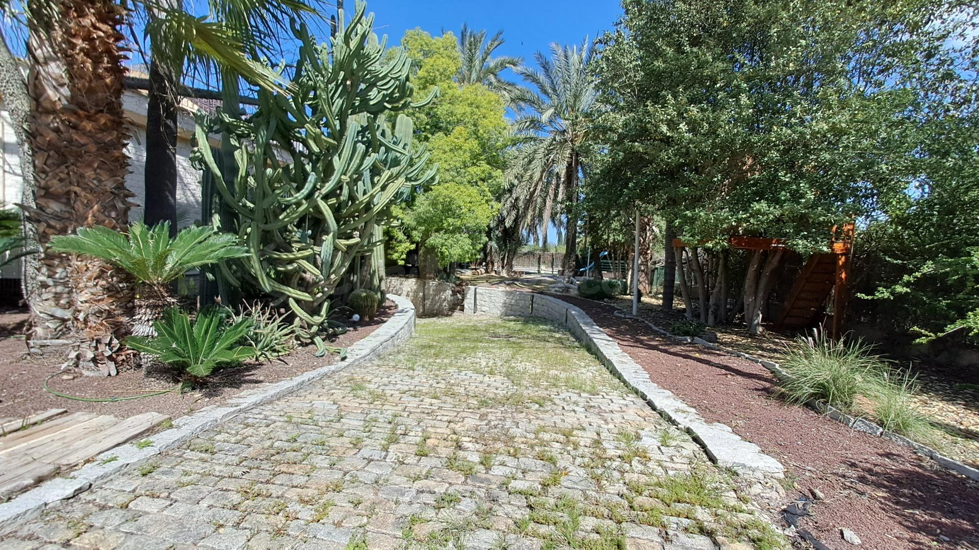 Chalet de 5 dormitorios con piscina en San Ginés, Murcia - foto 4