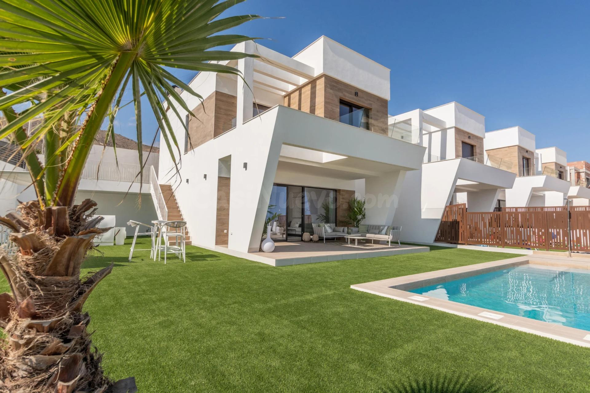 VILLA CON UNA CASA DE INVITADOS ADICIONAL, PROPIA PISCINA EN BALCON DE FINESTRAT