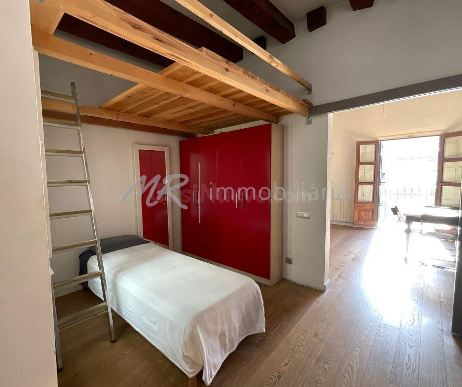 Espectacular piso con licencia turística en el centro de Barcelona en venta!