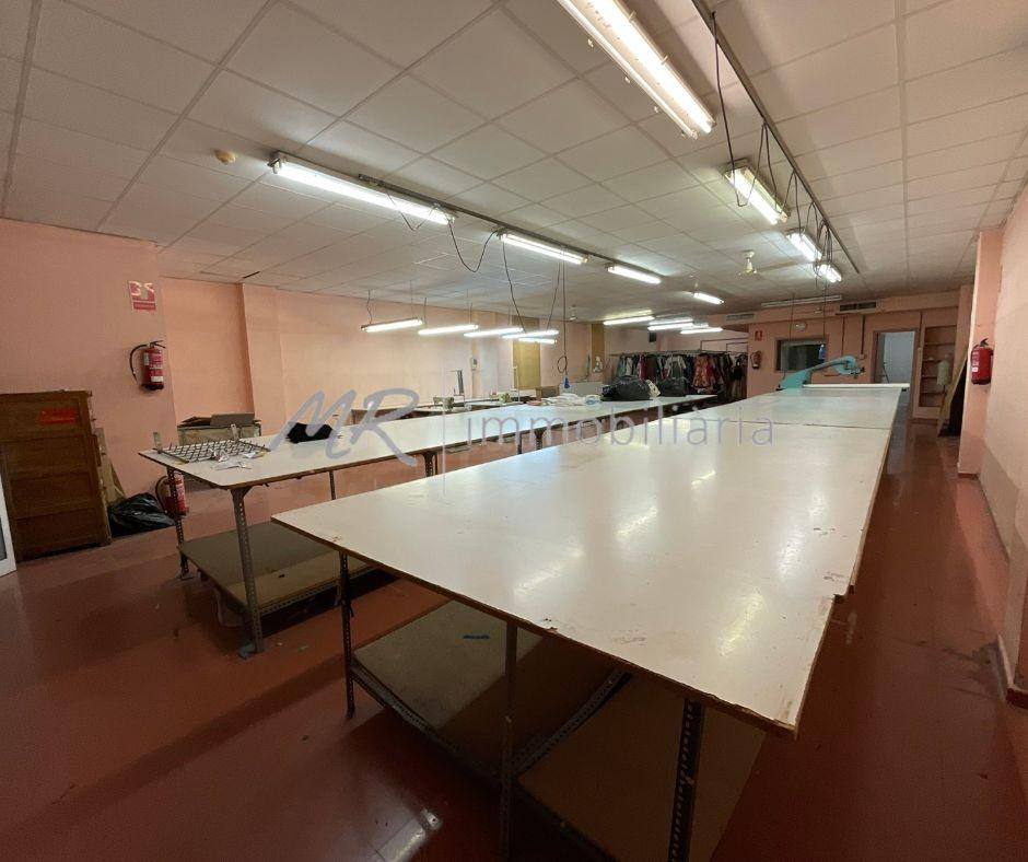 Local industrial céntrico en venta en Granollers!
