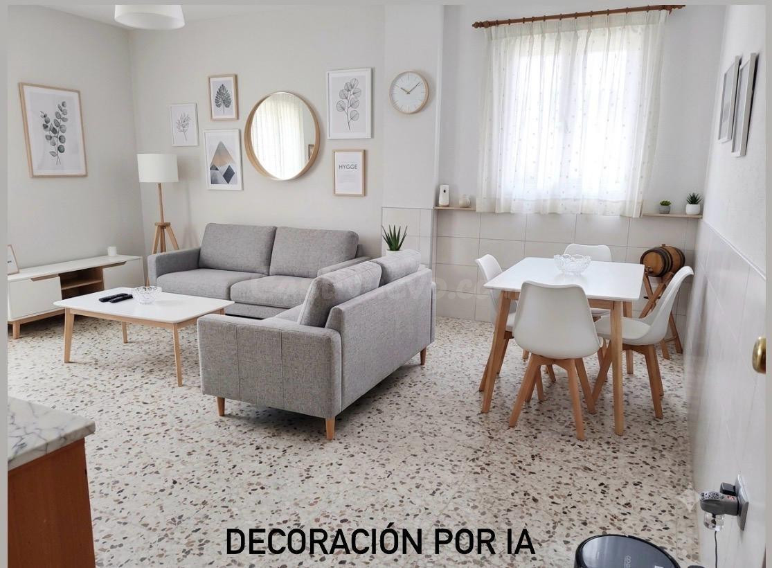 CASA INDEPENDIENTE CON ZONA EXTERIOR PARA APARCAMIENTO Y DISFRUTE A 3 MINUTOS A PIE DE PLAYA TRES PIEDRAS