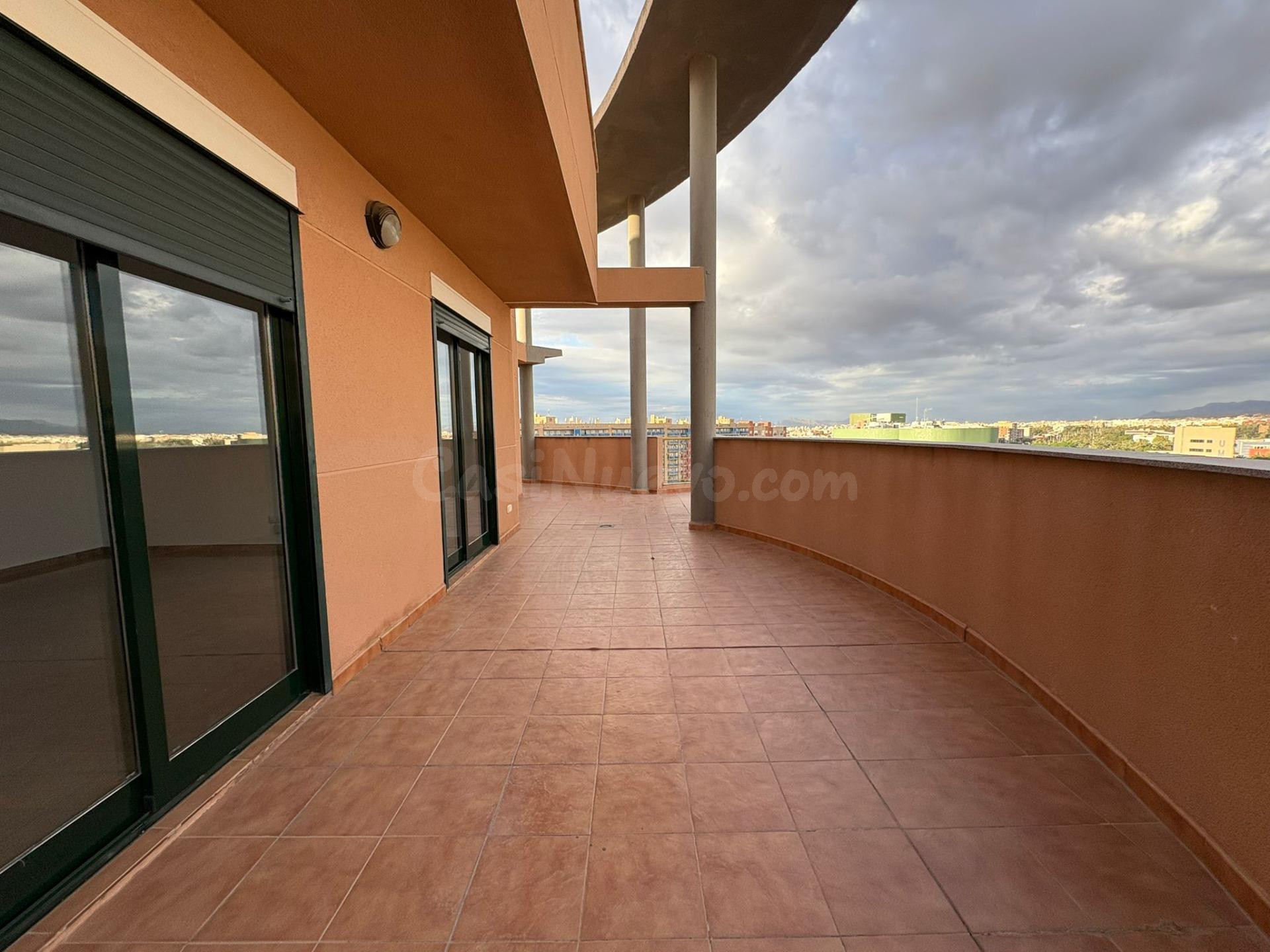 Ático de 3 Dormitorios y 2 Baños con terraza de 142 m2 y Piscina en zona nueva Altabix, Elche