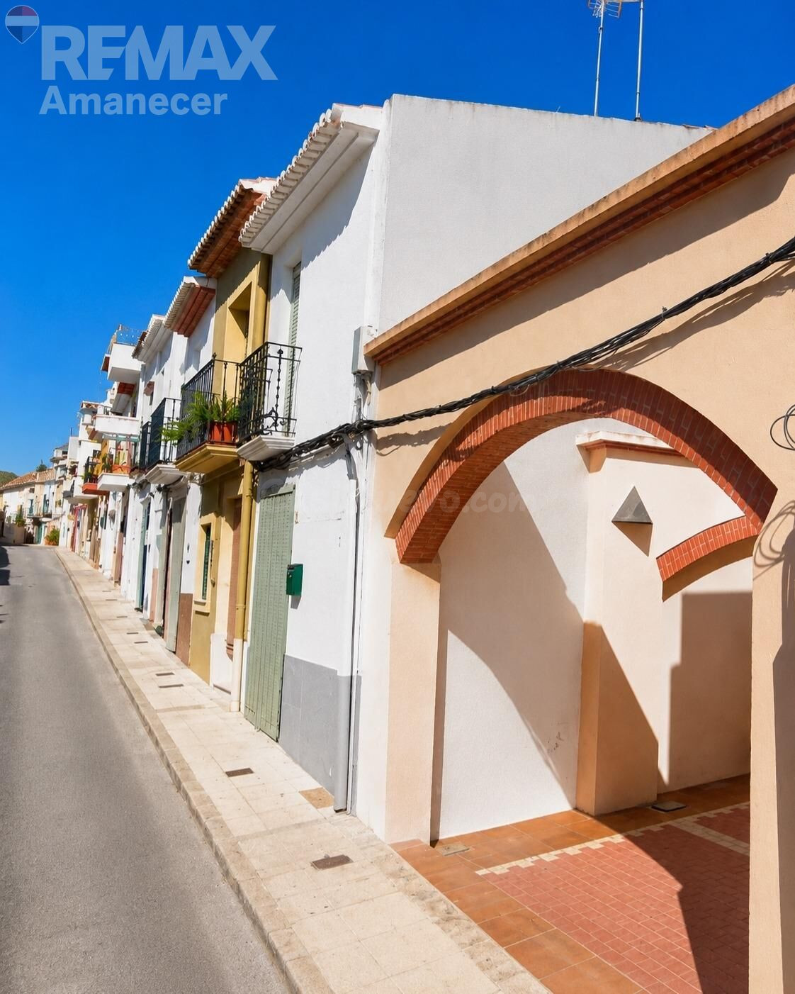 Casa de pueblo con gran POTENCIAL para reformar en el centro de Teulada