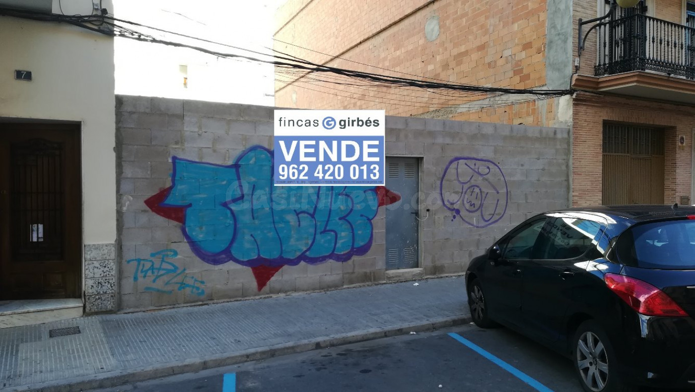 ALG060 - FINCAS GIRBES PRESENTA ESTE SOLAR URBANIZABLE, EN CALLE CON TODOS LOS SERVICIOS; SUPERMERCADOS, CERCA DE PARQUES, COLEGIOS Y ZONA CENTRO DE ALGEMESI..