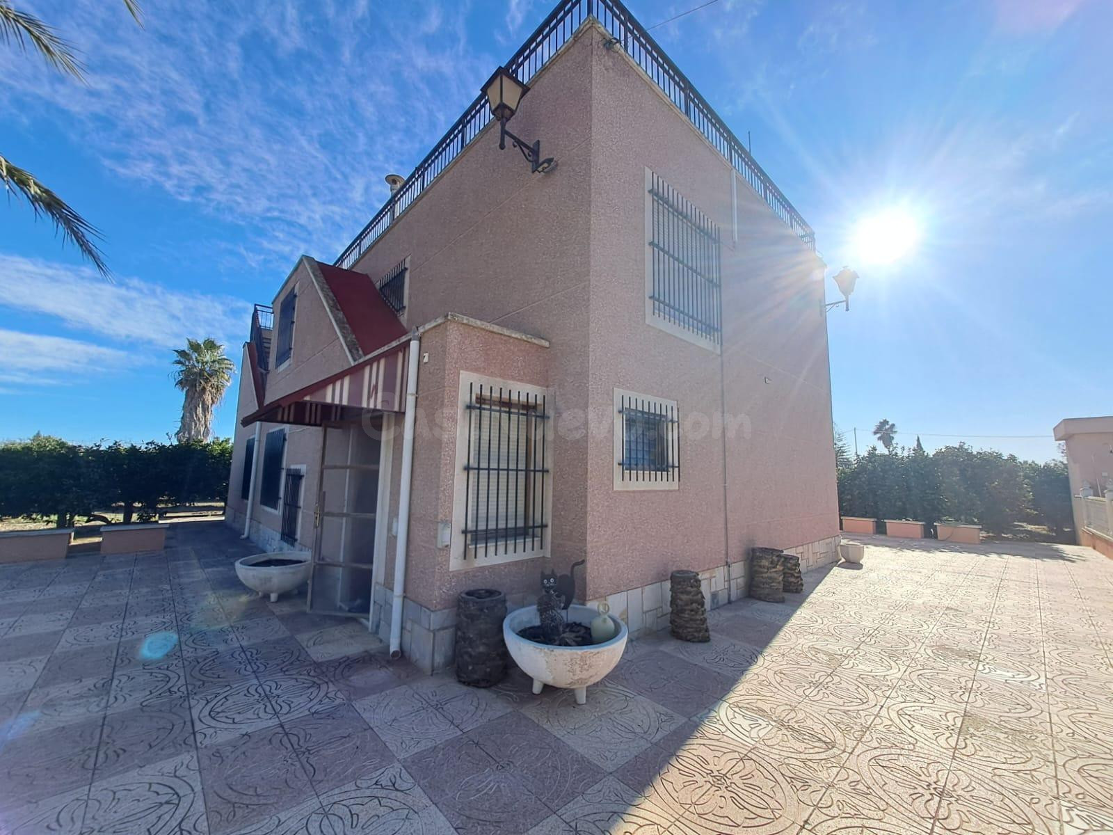 Chalet de 7 Dormitorios con piscina privada y Sauna en Algoda, Elche.