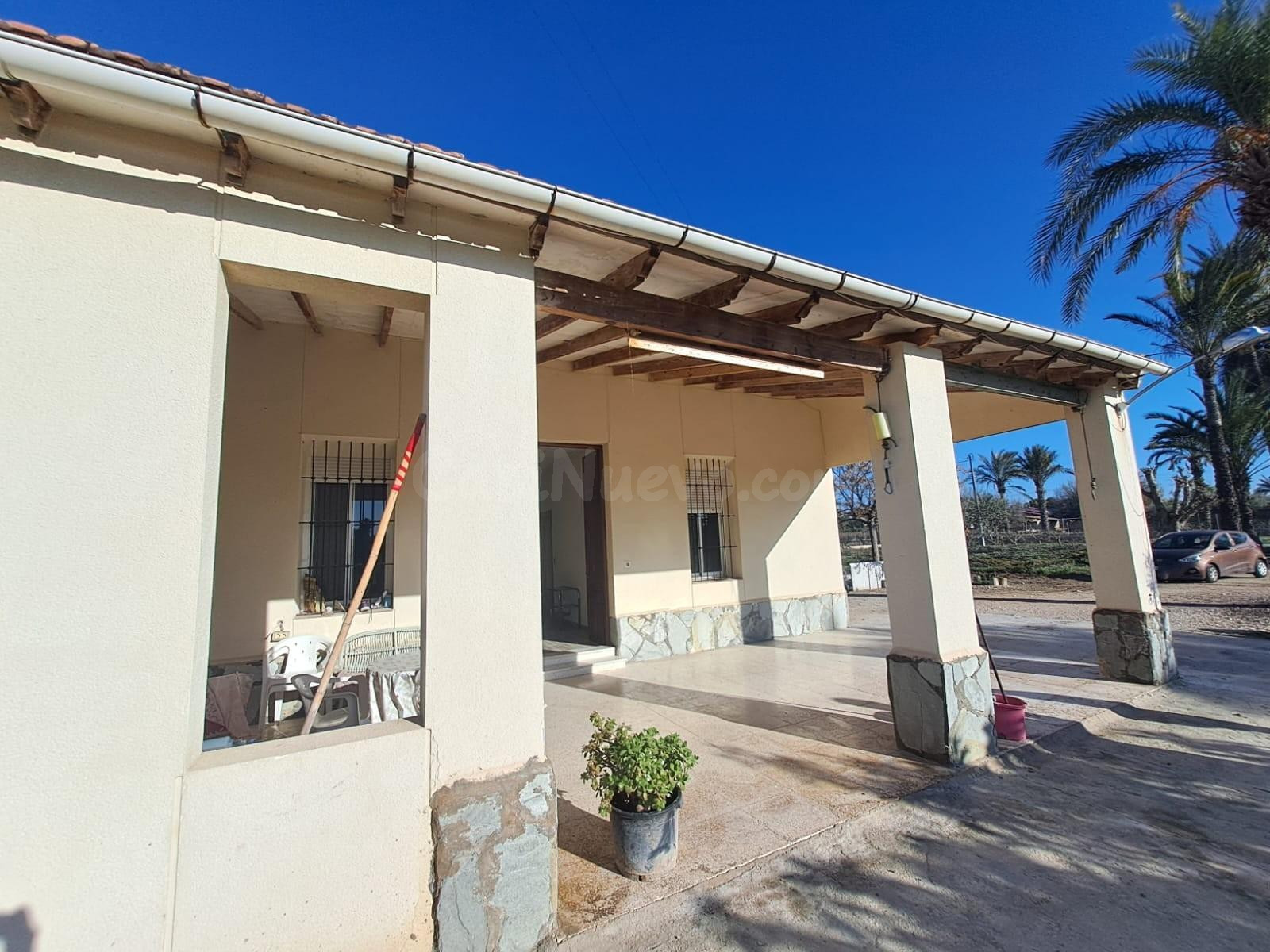 Casa de Campo de3 Dormitorios  y 1 Baño en Algoda, Elche.