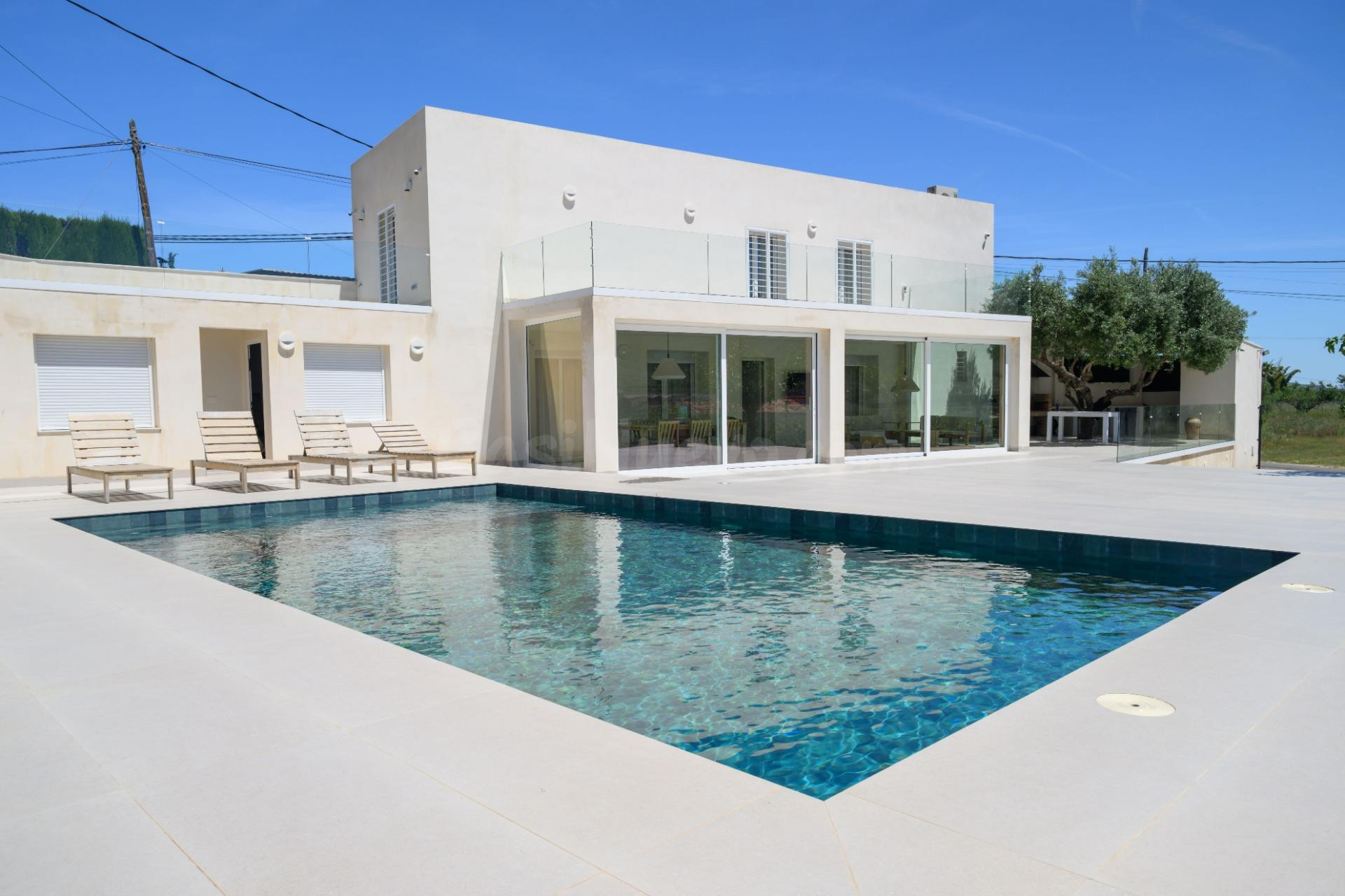 VILLA DE LUJO EN ENGUERA | DISEÑO, PRIVACIDAD Y VISTAS EXCEPCIONALES