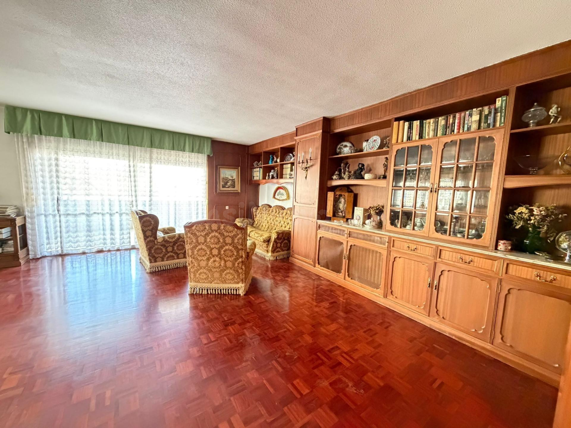 PISO DE 5 HABITCIONES CON GARAJE