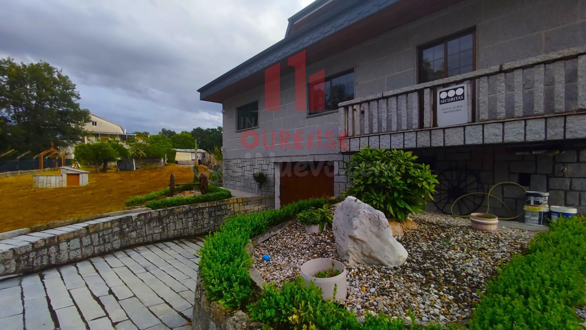 IMPRESIONANTE CHALET INDIVIDUAL CON MÁS DE TRES MIL METROS DE PARCELA EN SAN CIBRAO DAS VIÑAS