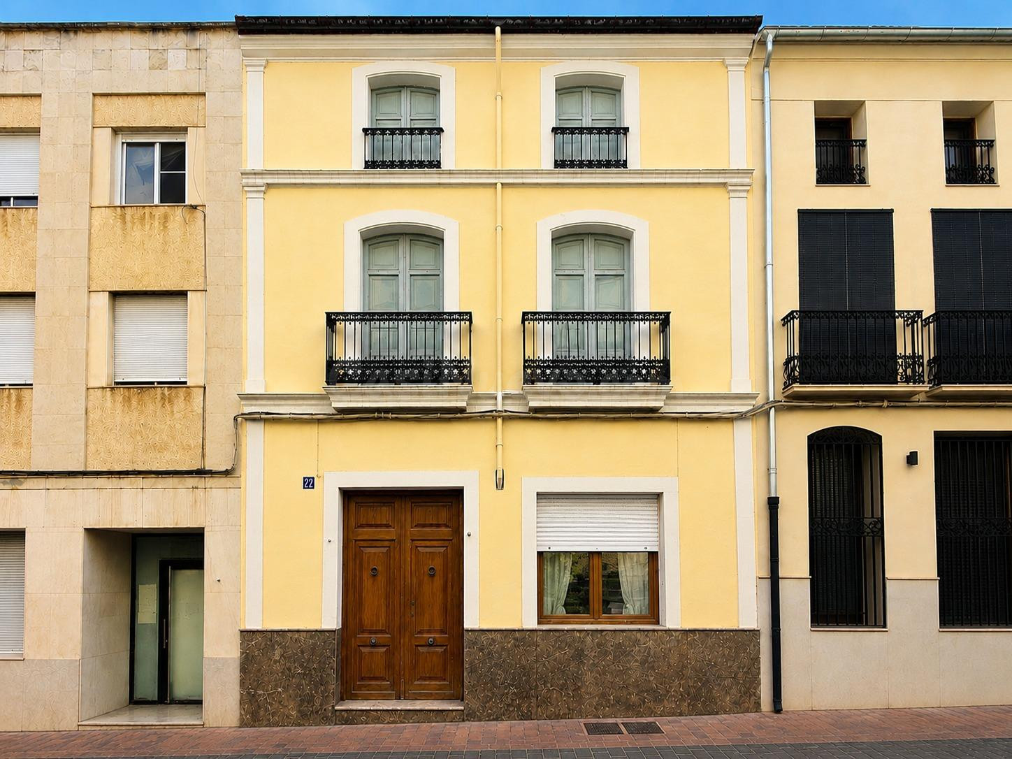 Gran vivienda en el corazón de Enguera con múltiples posibilidades