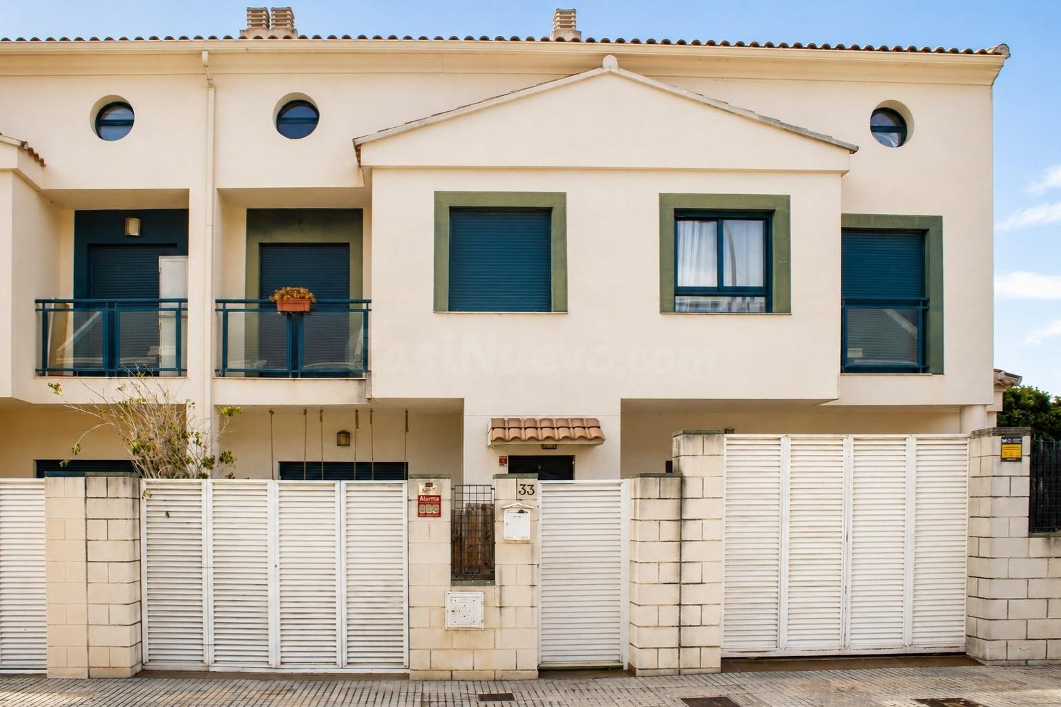 Magnífico adosado de 166 m2 con piscina comunitaria en una tranquila zona residencial de Gandía