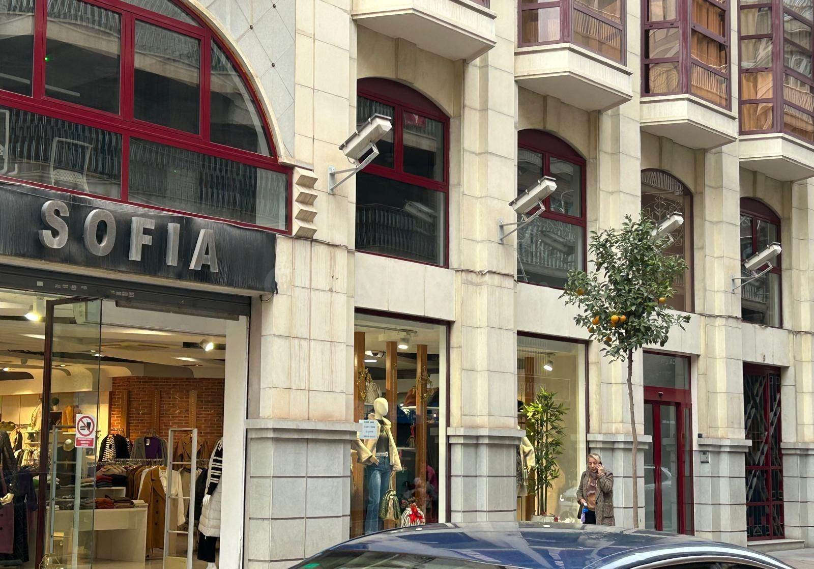 Local Comercial a la venta o alquiler, en centro de Elche