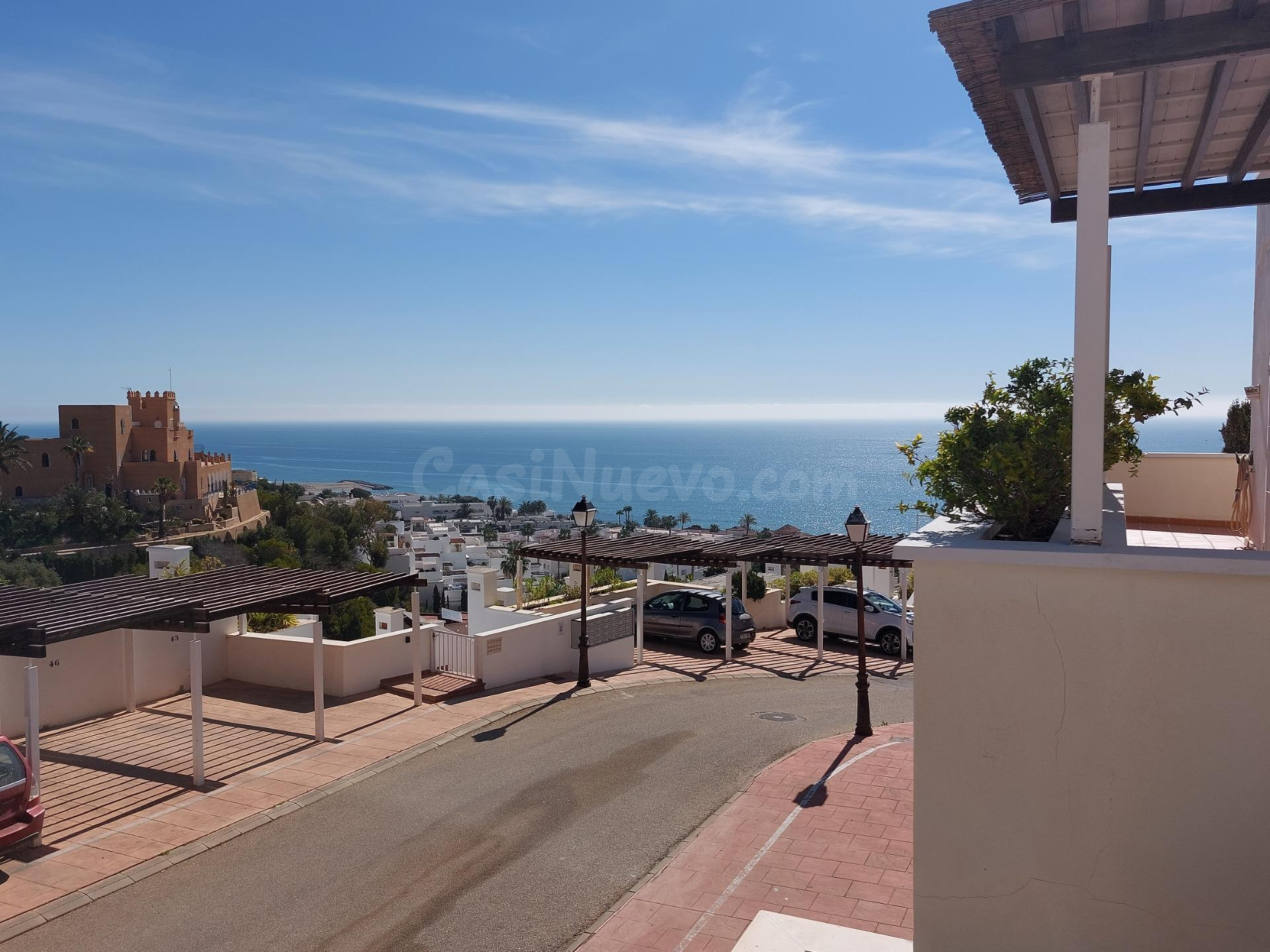 Piso de 3 dormitorios con vistas al mar en mojácar