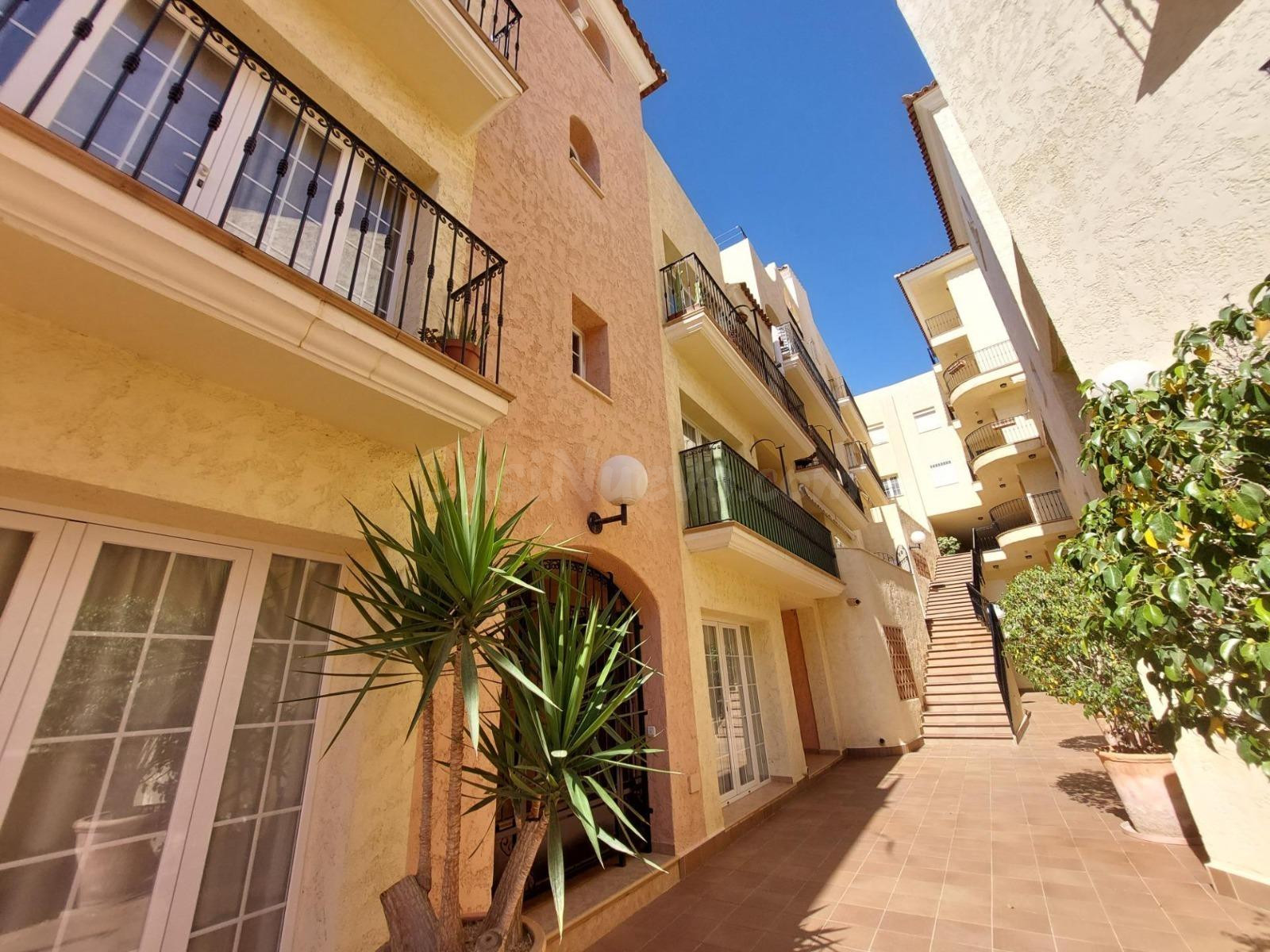Piso de 2 dormitorios, garaje y solarium de Villaricos