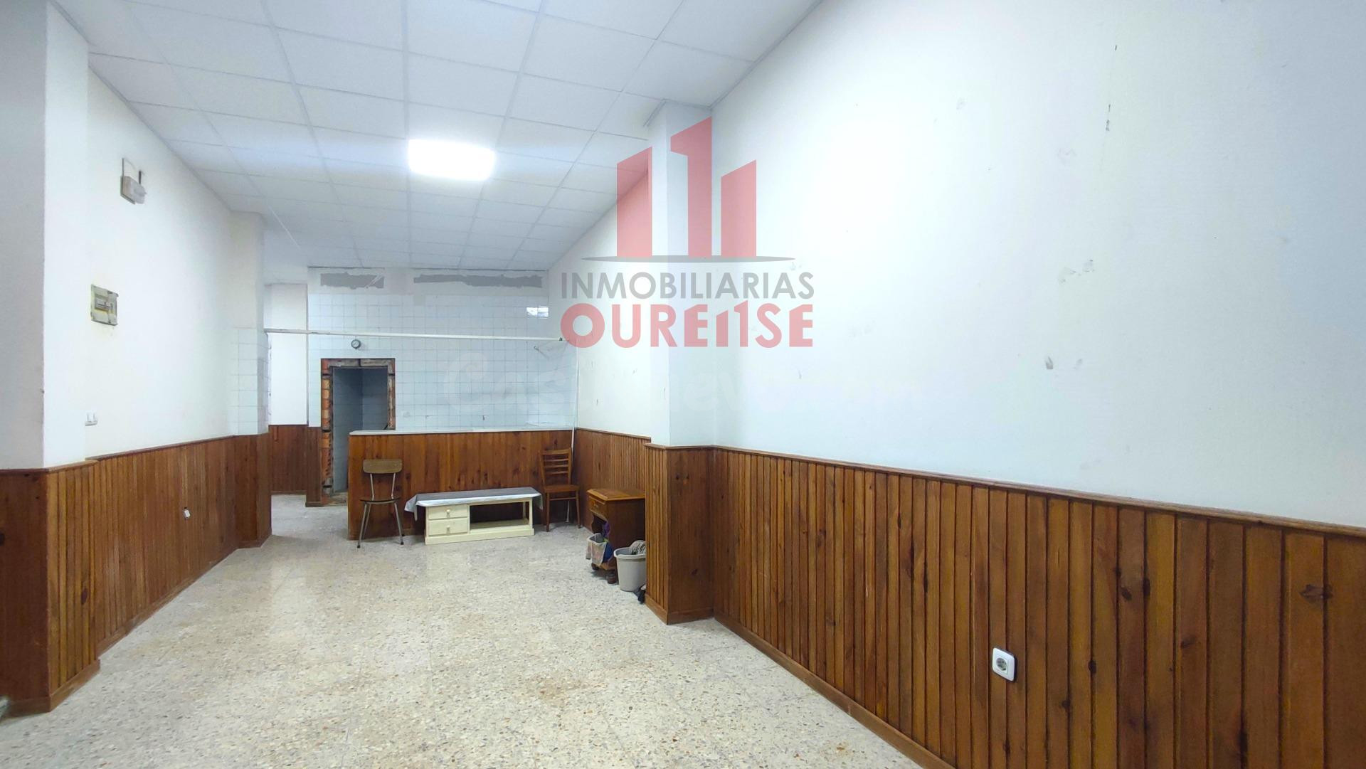 LOCAL COMERCIAL ACONDICIONADO SITO EN LAGUNAS, PRÓXIMO A LA UNIVERSIDAD.