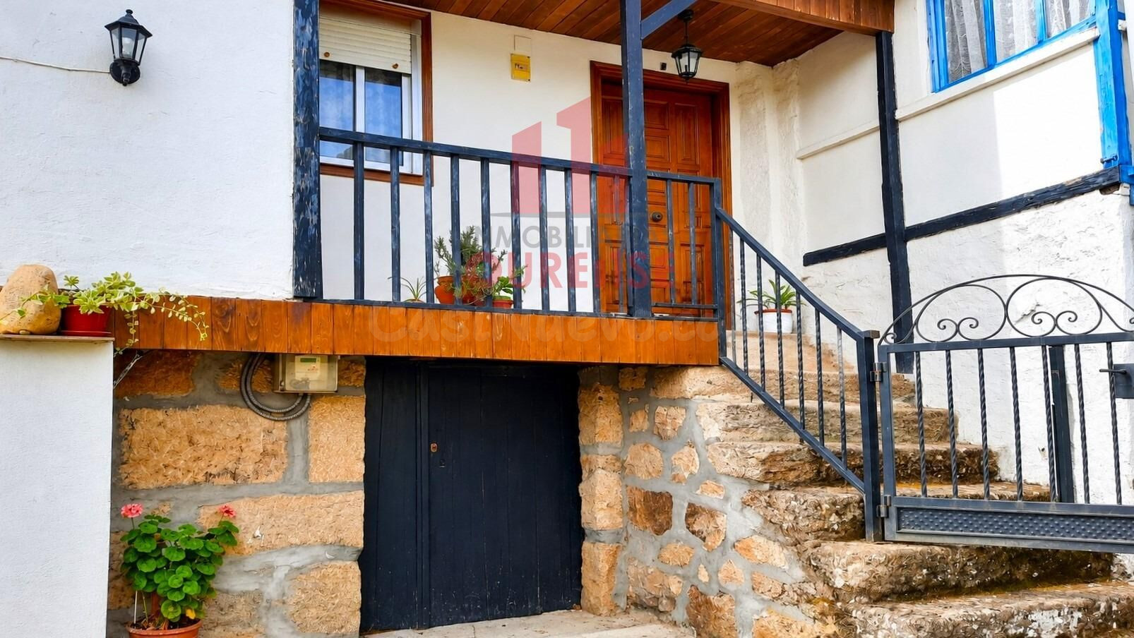 CASA CON AMPLIA PARCELA EN LA ZONA DE BARRA DE MIÑO.