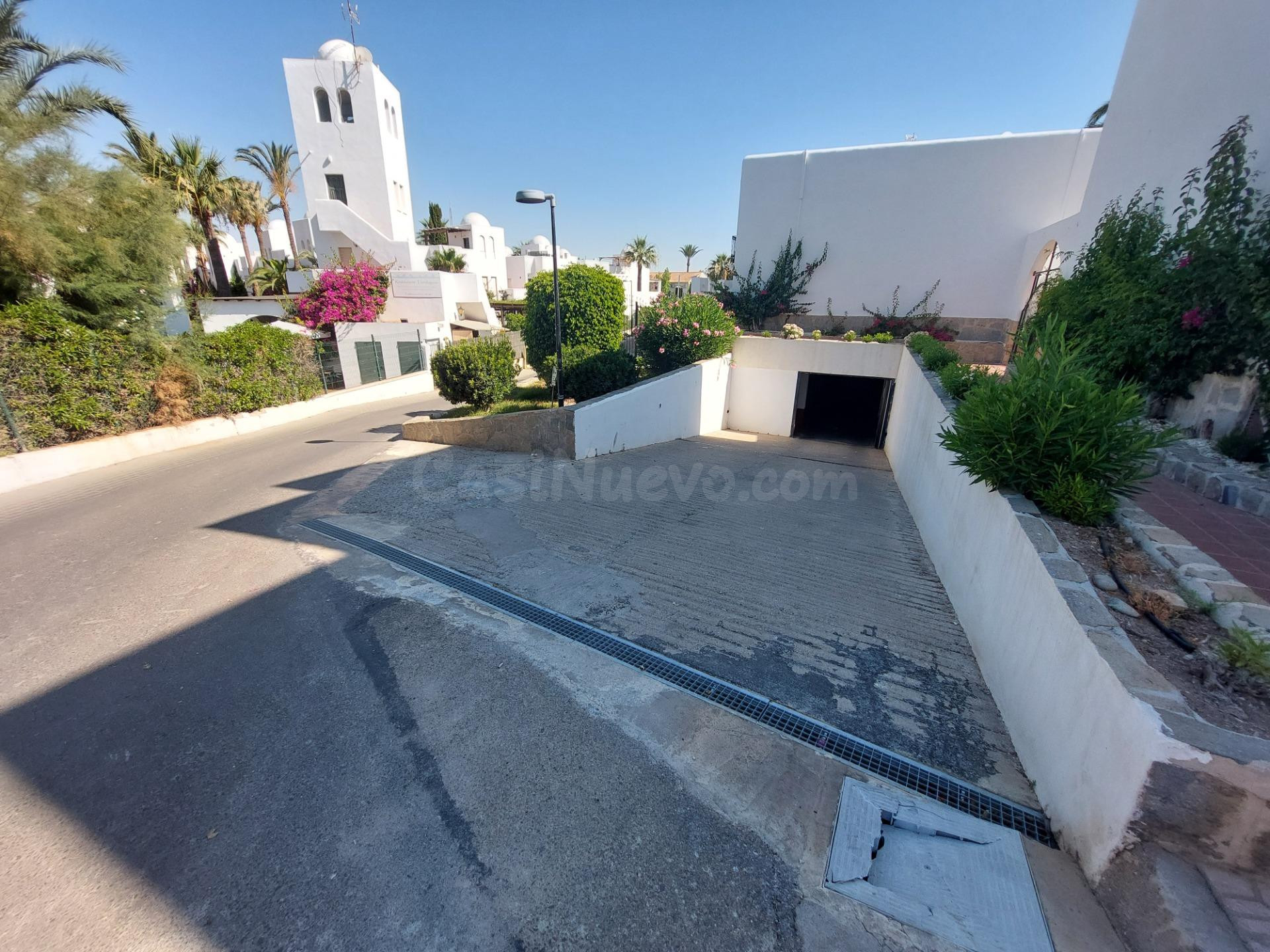 Garaje de 42 metros en primera linea zona Las Marinas