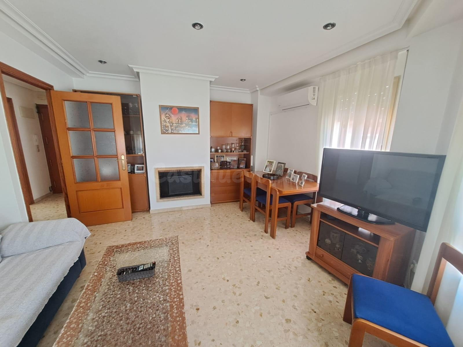 Piso de 3 Dormitorios y 1 Baño en el Raval, Elche