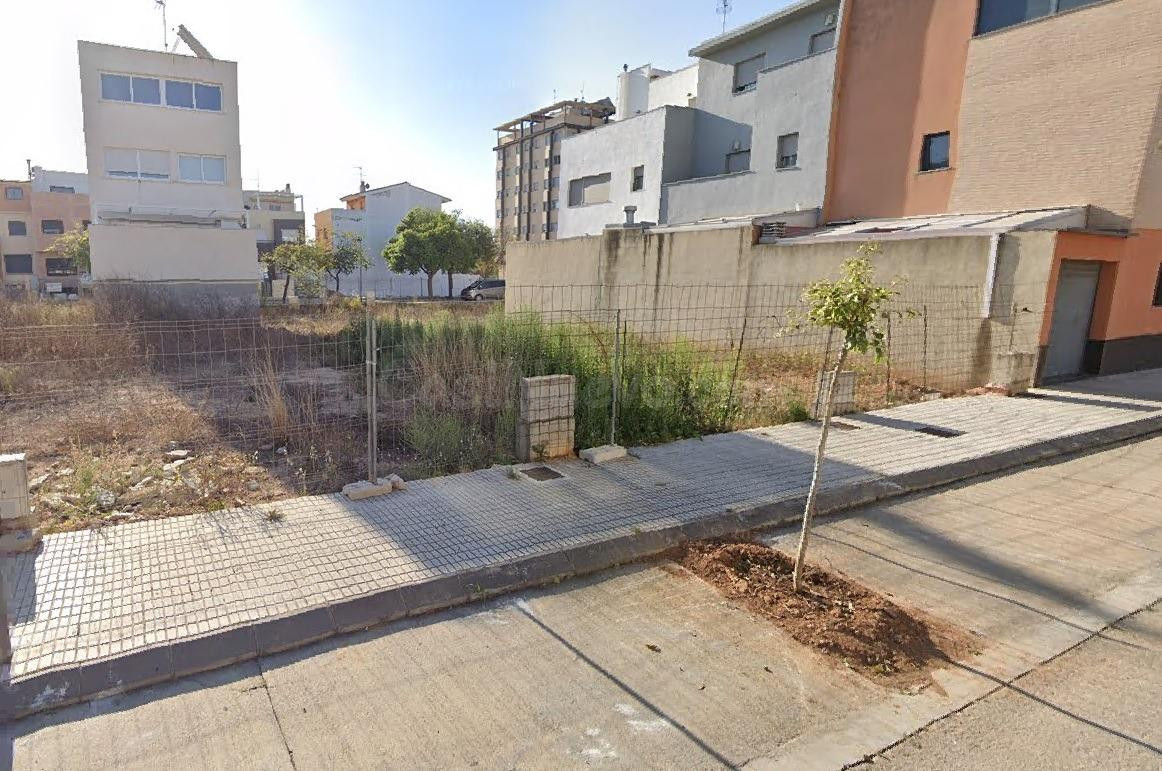 ALG185 - SOLAR DE 114M2 EN LA CALLE COMTAT DE ALGEMESÍ (ZONA PLÀ)