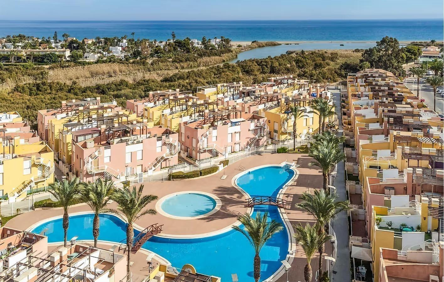 Ático con solárium y jacuzzi privado a solo 150 metros del mar