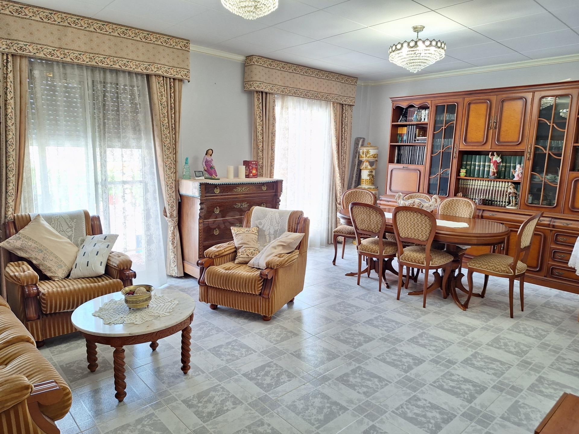 ALG216 - CASA DE 437M2 CONSTRUIDOS EN LA CALLE LOPE DE VEGA DE ALGEMESÍ