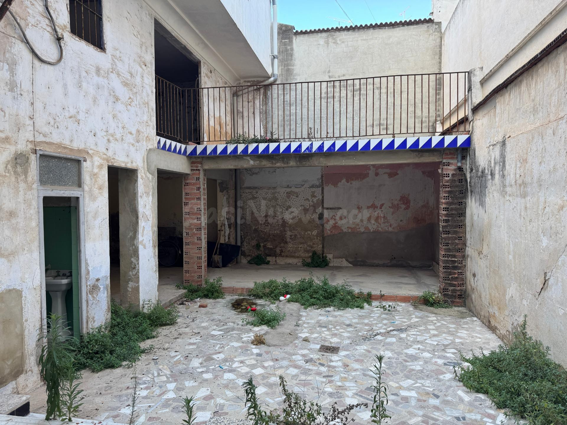 ALG336 - PLANTA BAJA DE 170M2 EN LA CALLE MUNTANYA DE ALGEMESÍ - ZONA CENTRO