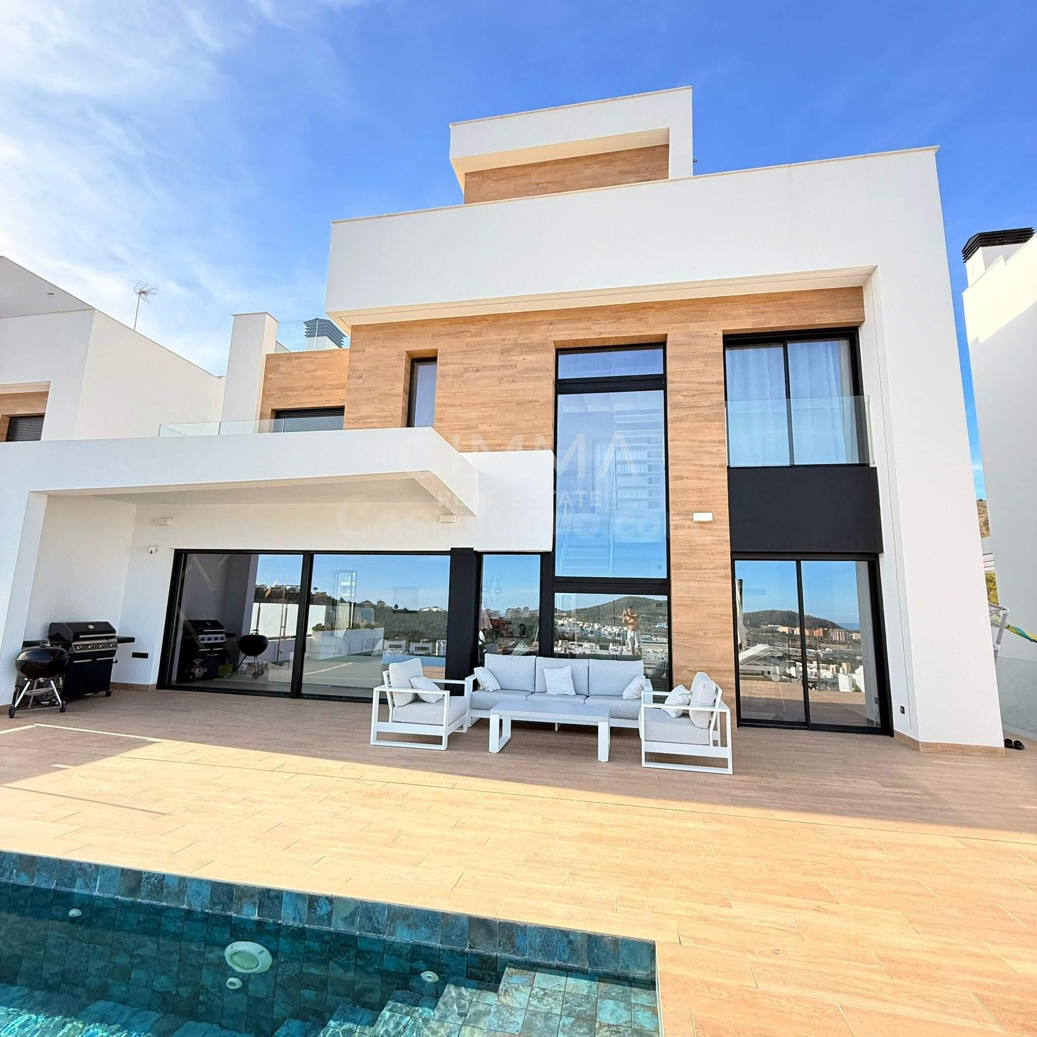 Exclusiva villa de lujo con vistas panorámicas al mar en Finestrat