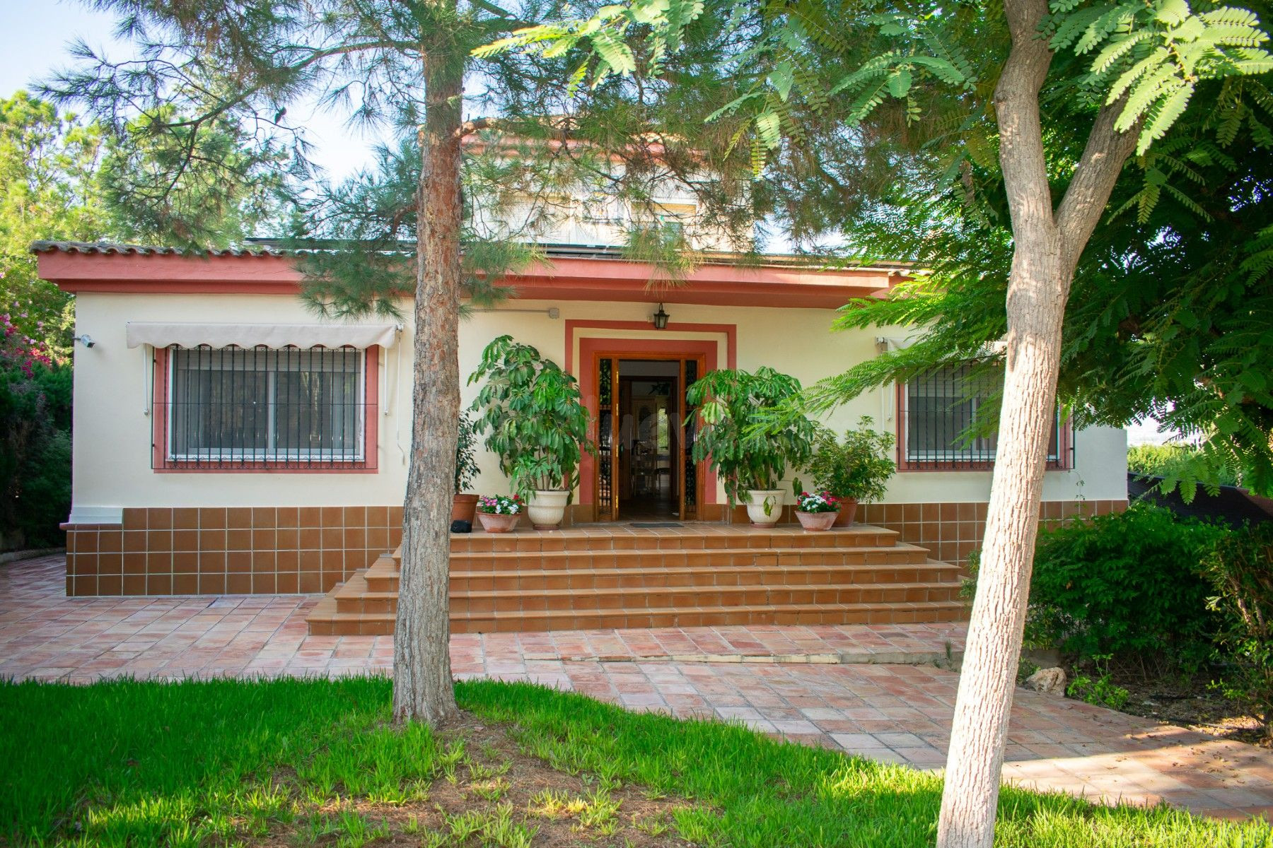 Villa de Lujo 5 habitaciones 231m² en venta - Residencial los romeros