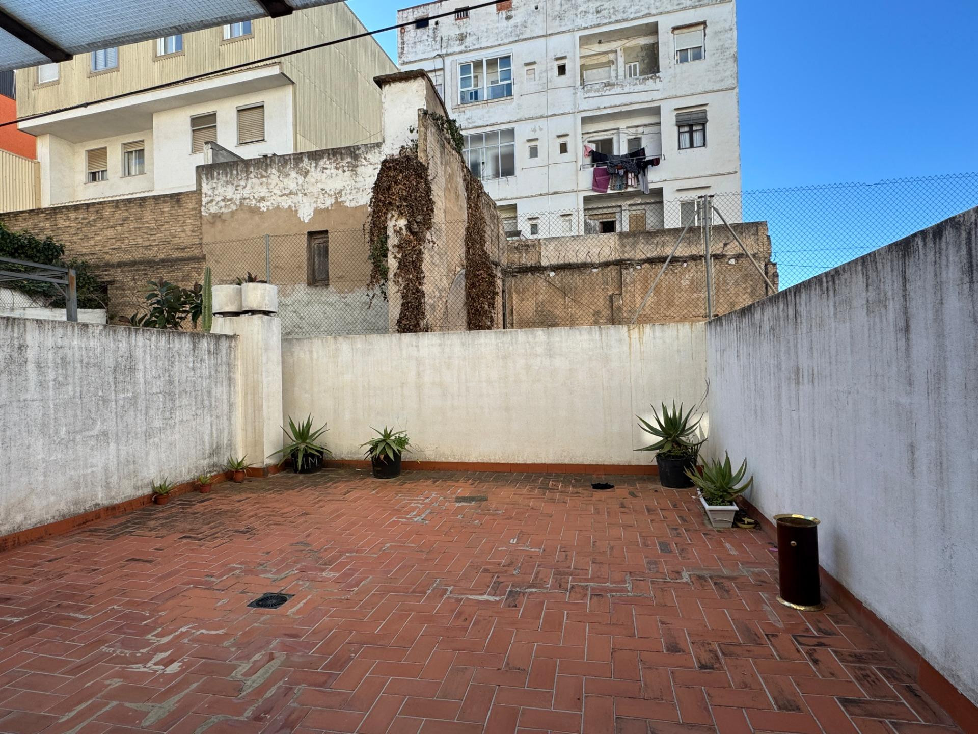 ALG154 - PLANTA BAJA CON AMPLIA TERRAZA EN CALLE ARBRES DE ALGEMESI