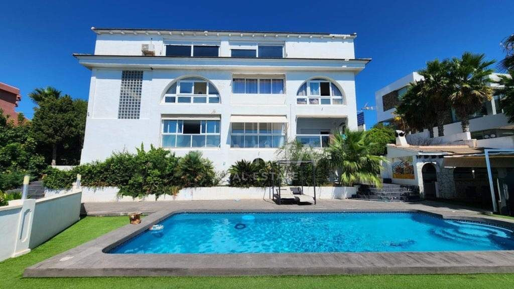 Espectacular Villa de Lujo en Primera Línea - Sierra Helada, Benidorm