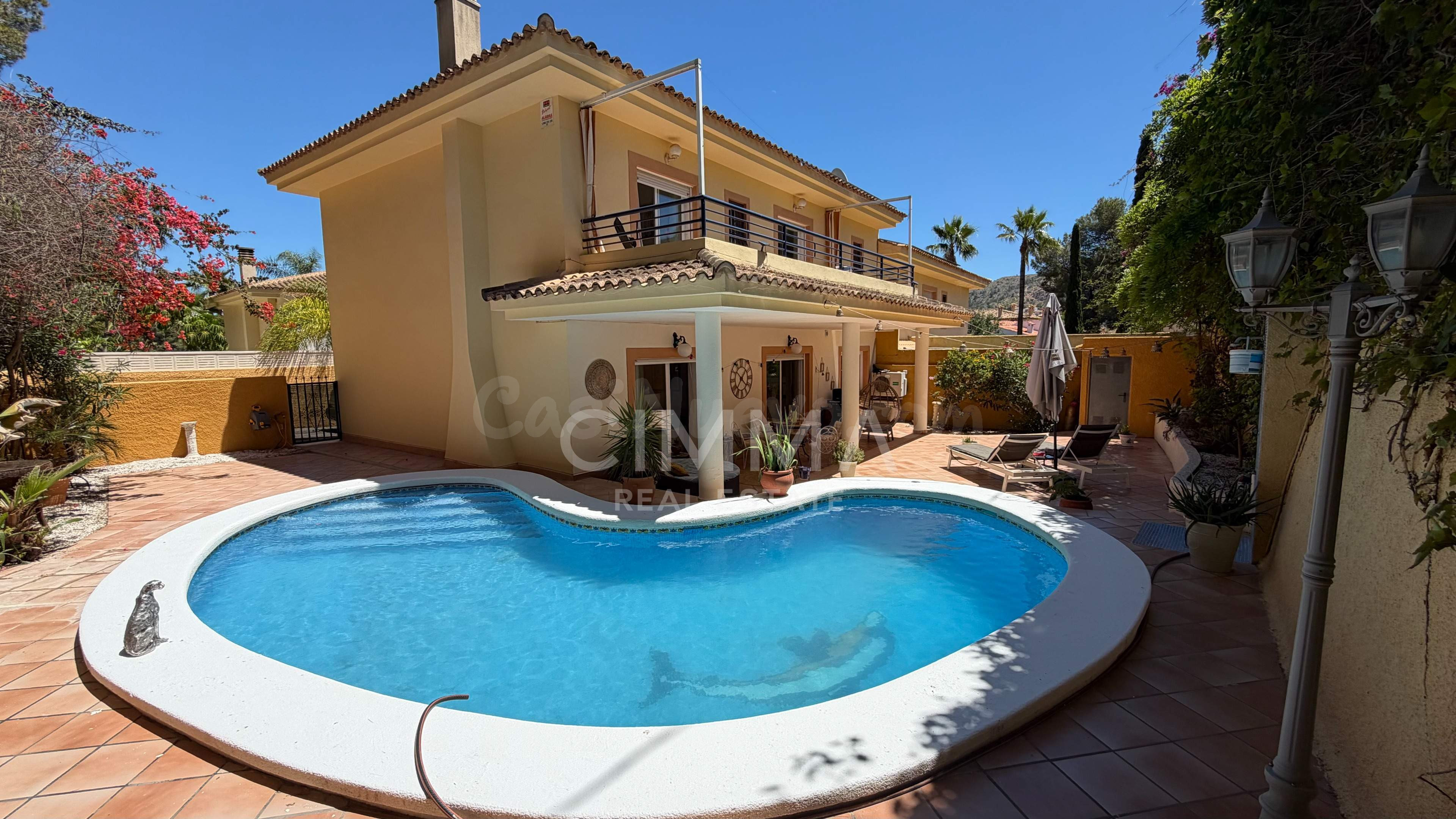 Elegante adosado en Albir con piscina privada