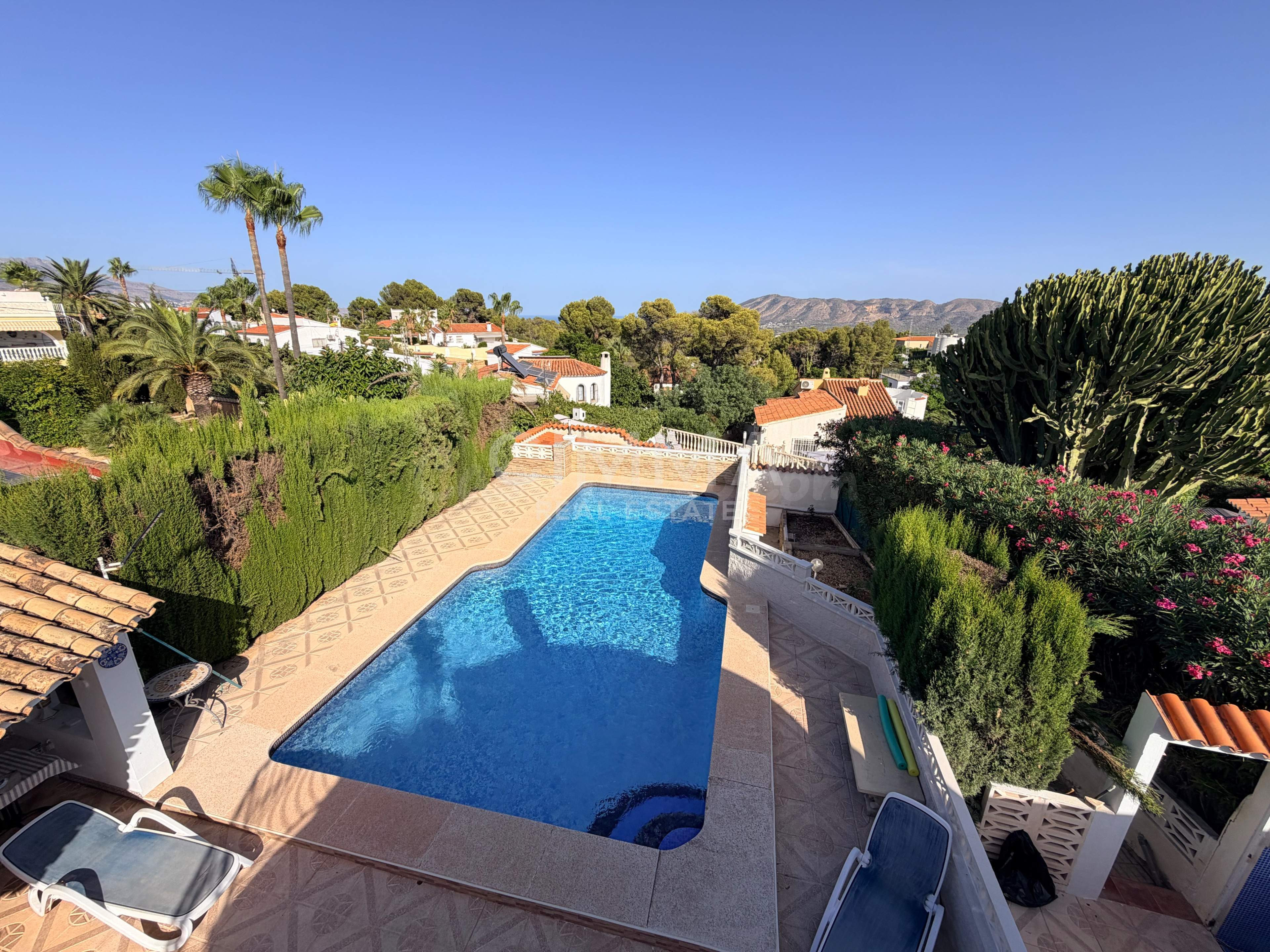 Chalet en La Nucía gran parcela y piscina