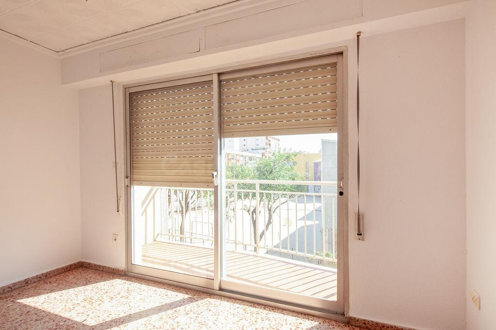 Piso en barrio Corea de Gandia - foto 3