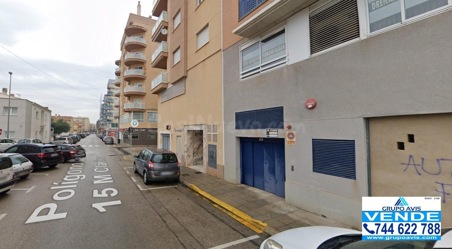 Plaza de garge en Oliva