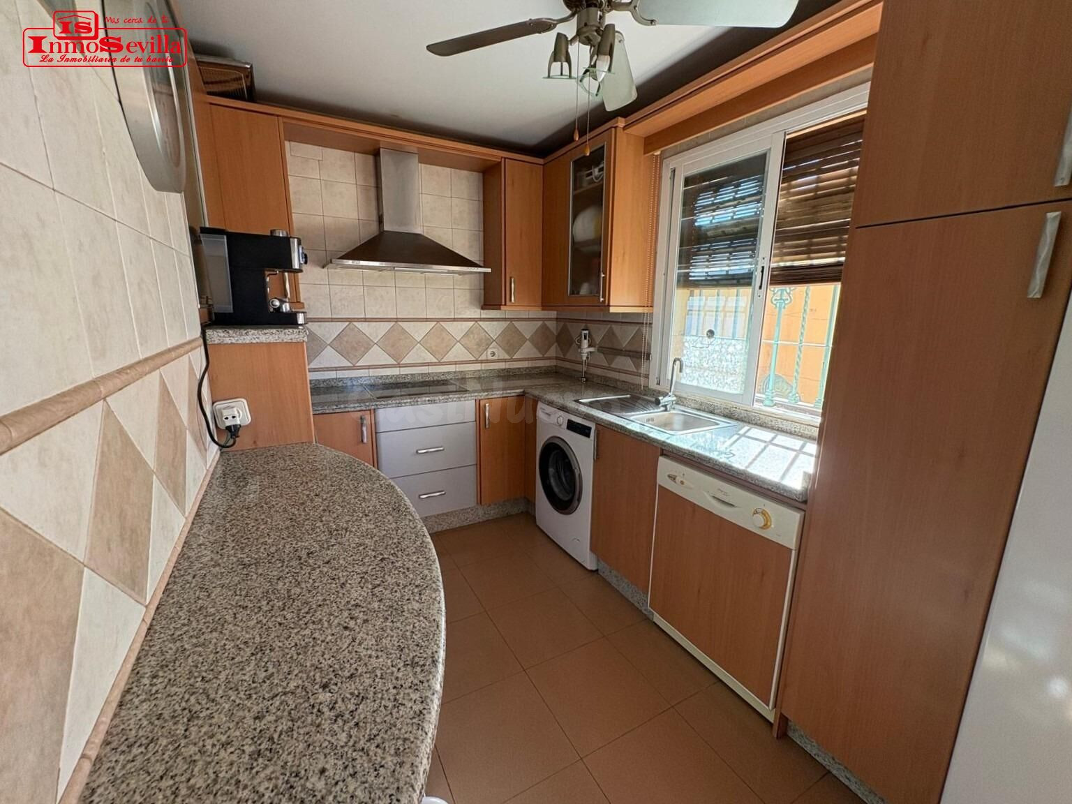CASA PAREADA EN BORMUJOS - foto 2