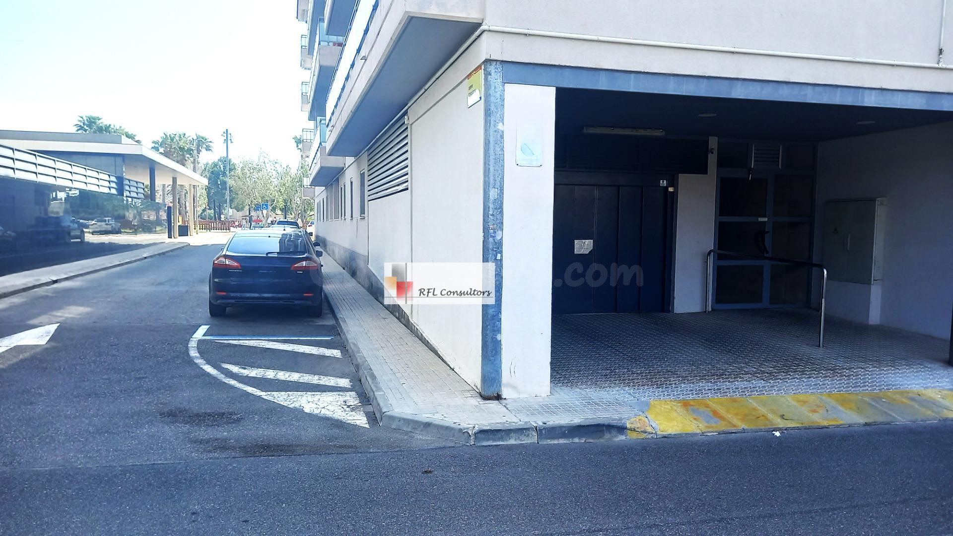 PLAZA DE PARQUING A LA VENTA EN L'AMPOLLA