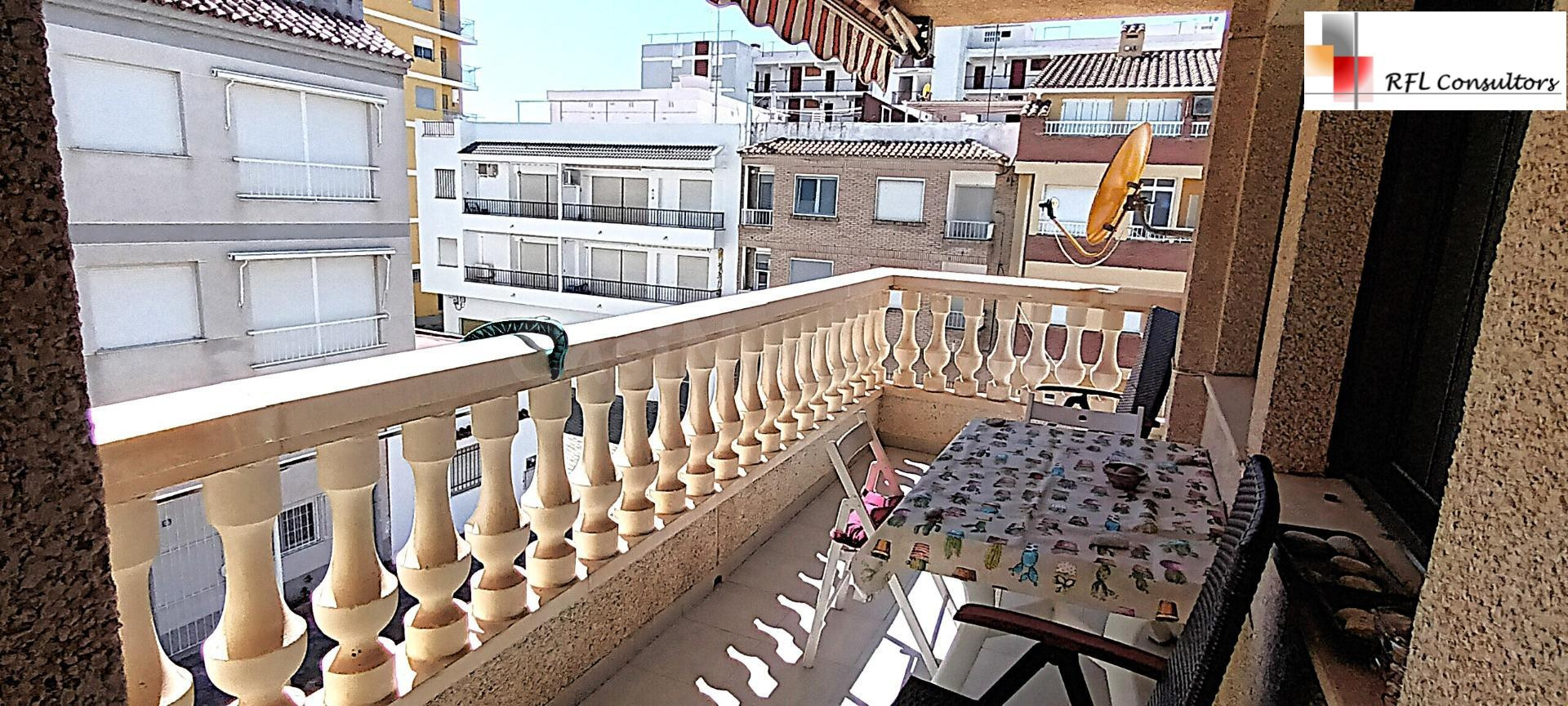 AMPLIO APARTAMENTO  A TAN SOLO 80 METROS DE UNA PLAYA ESTUPENDA