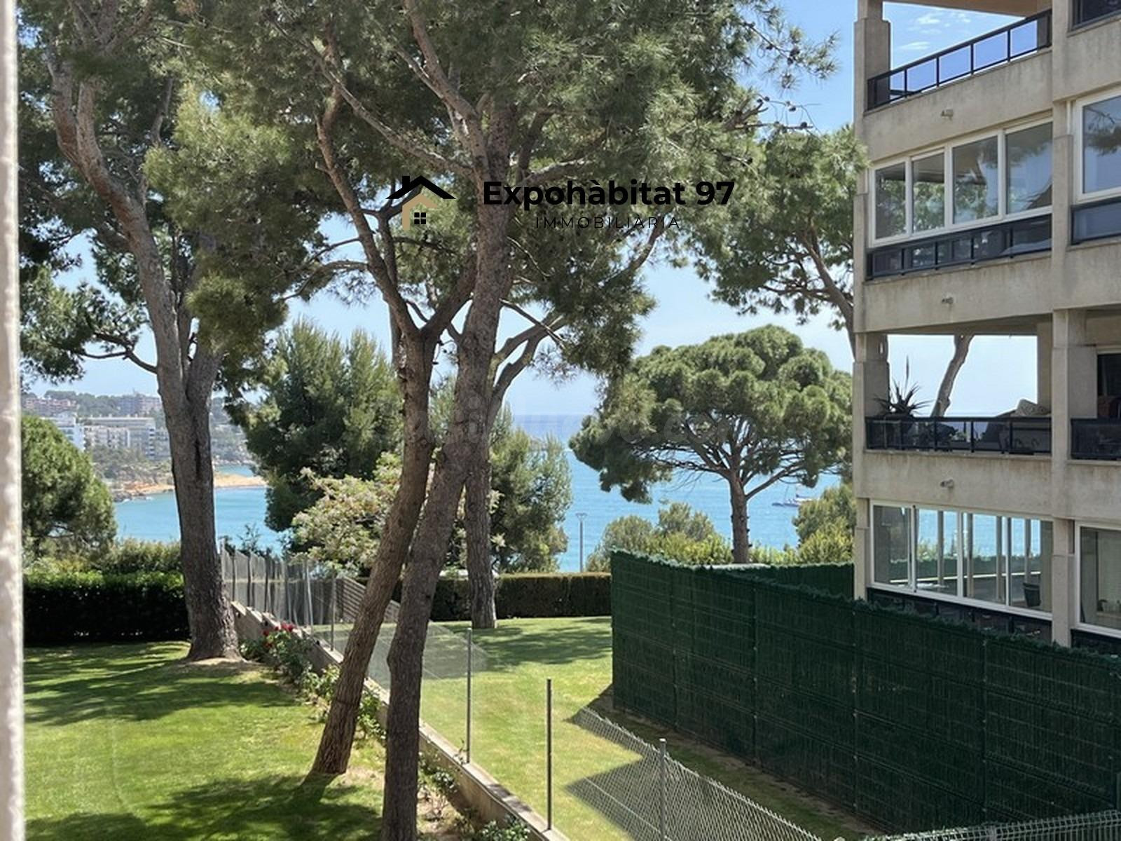 APARTAMENTO JUNTO A PLAYA LARGA CON DOS habitaciones Y PISICINA