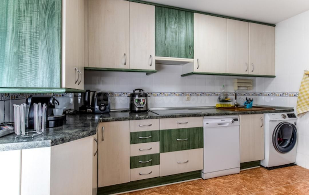 AOC VENDE ÁTICO DÚPLEX,3 habitaciones,2 BAÑOS,GARAJE Y SOLAR - foto 2