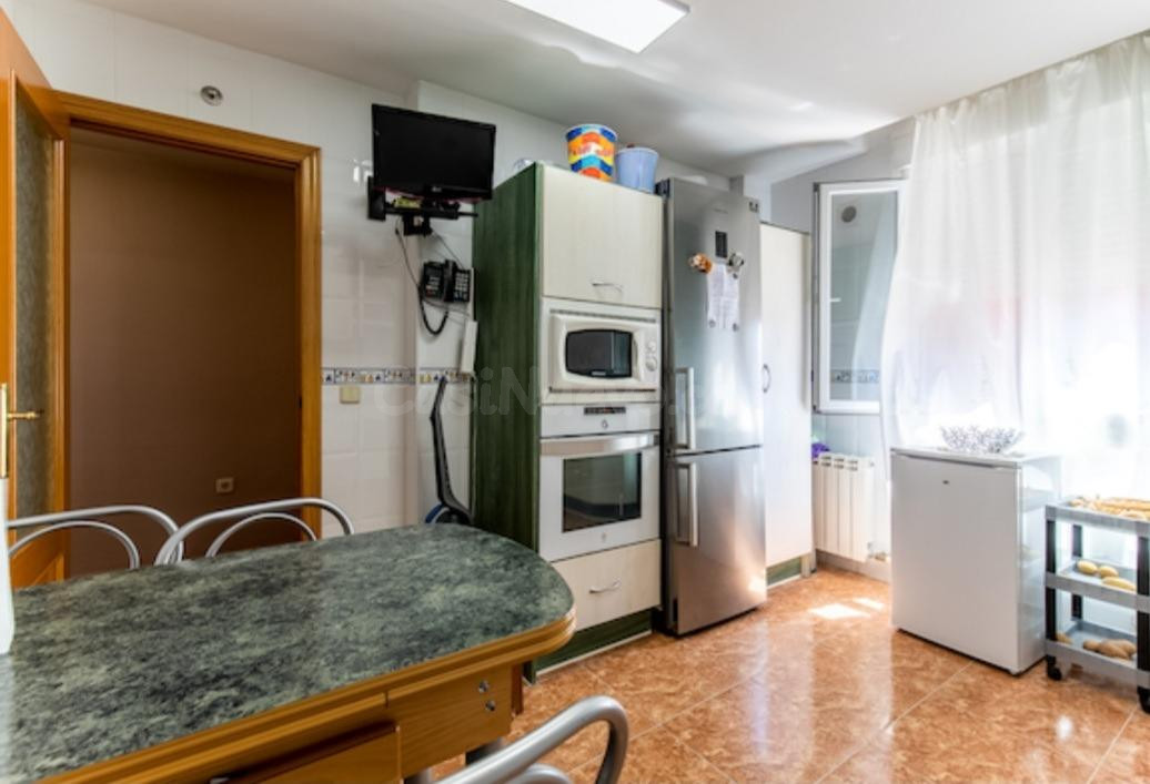 AOC VENDE ÁTICO DÚPLEX,3 habitaciones,2 BAÑOS,GARAJE Y SOLAR - foto 4