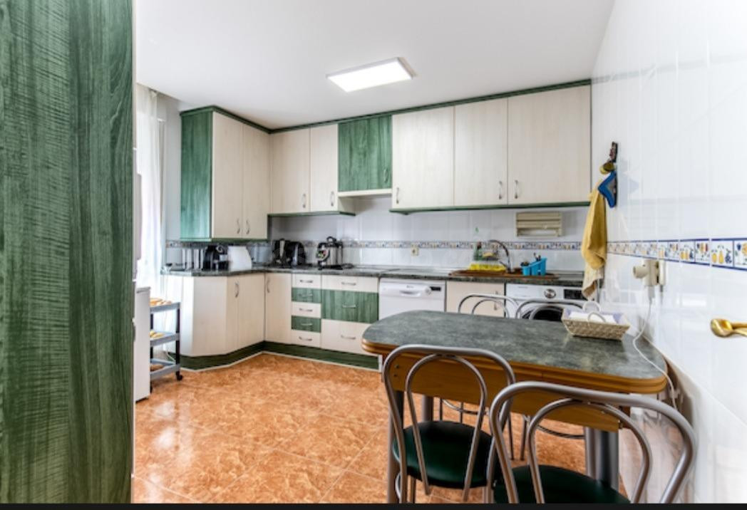 AOC VENDE ÁTICO DÚPLEX,3 habitaciones,2 BAÑOS,GARAJE Y SOLAR - foto 5