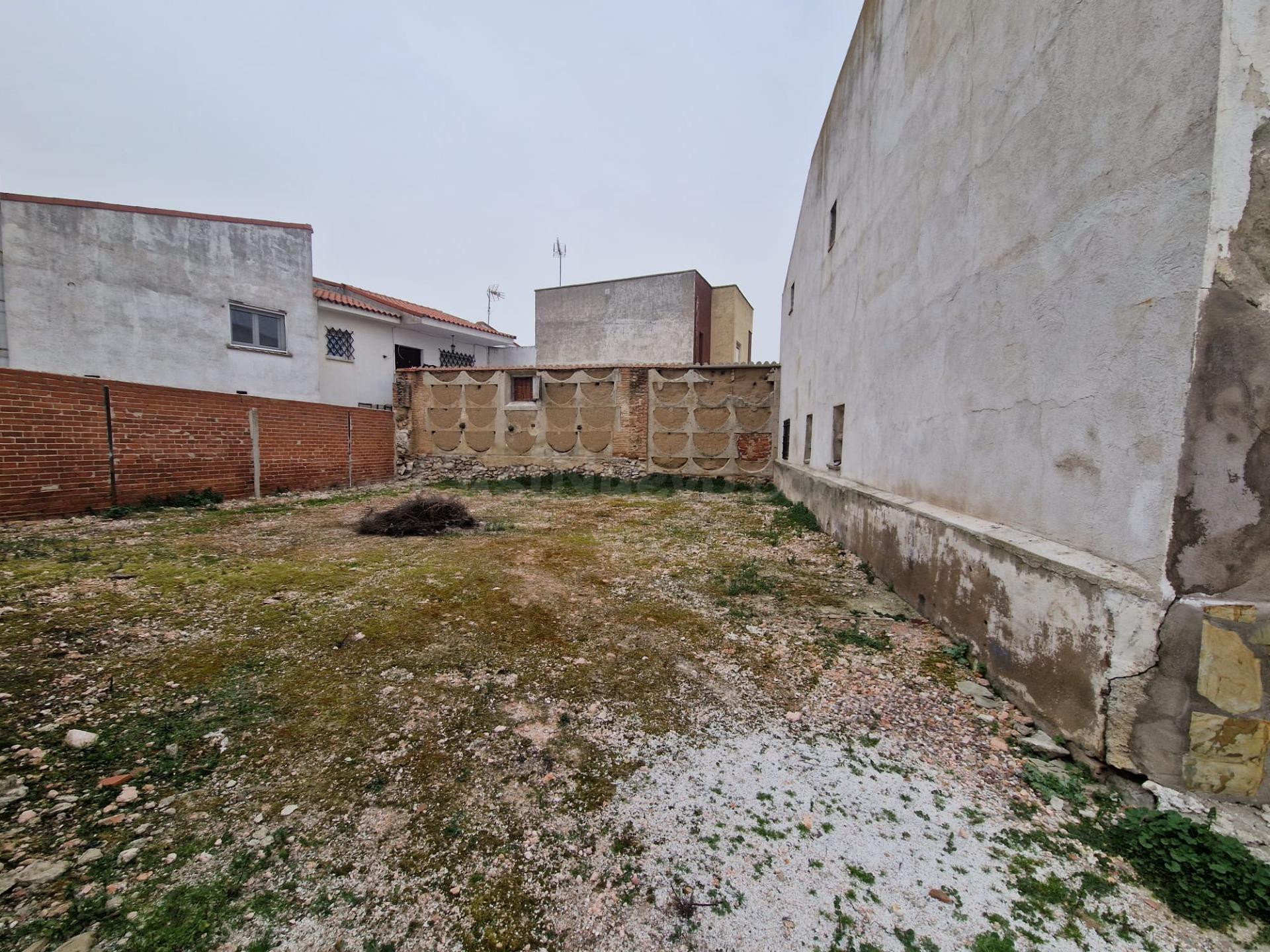 AOC CONSULTORA, VENDE CASA DE PUEBLO CON MUCHISIMO POTENCIAL - foto 2