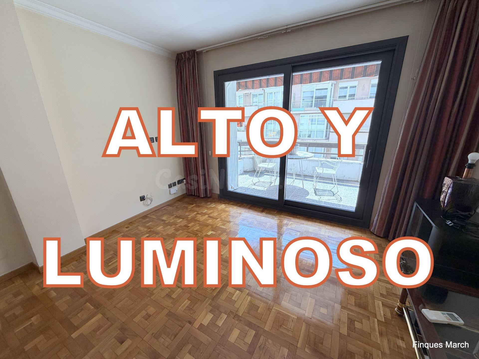 Piso de 142 m2 c/terraza, 4 dormitorios y 3 baños, parking opcional