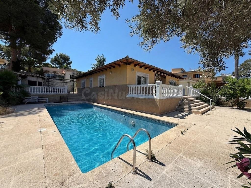 Exclusivo chalet con piscina y casa de invitados independiente en Palmanova, Mallorca